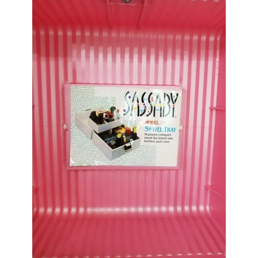Vintage Sassaby Pink Make Up Storage Train Case  Jewelry Box Organizer Crafts